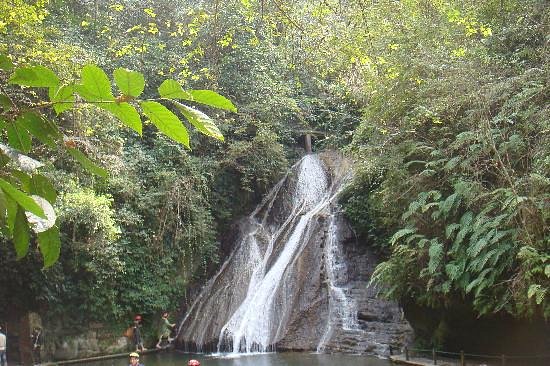 Gudong Waterfall image
