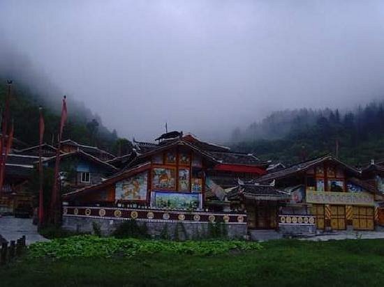 Shuzheng Stockaded Village image