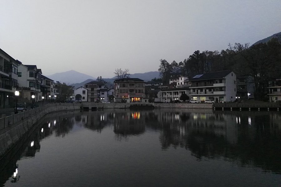 Zhinan Village image