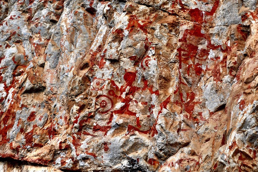 Huashan Rock Painting image