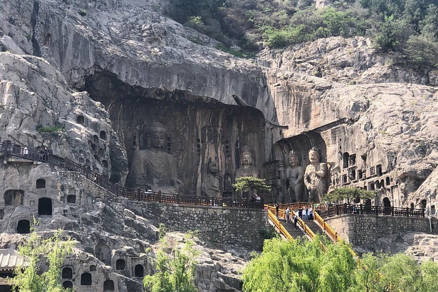 Longmen Grottoes image