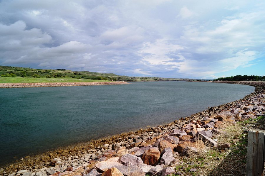 Oahe Dam image