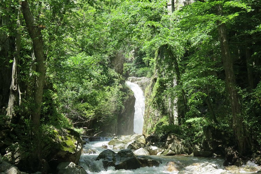Skokovete waterfalls image