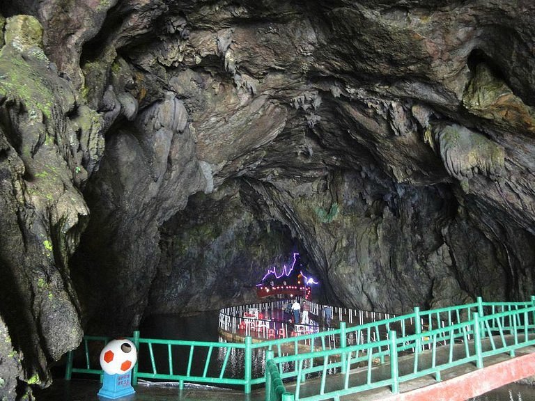 Zhushan Cave image