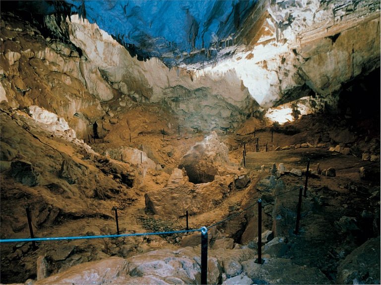 Cuevas de Sopena image