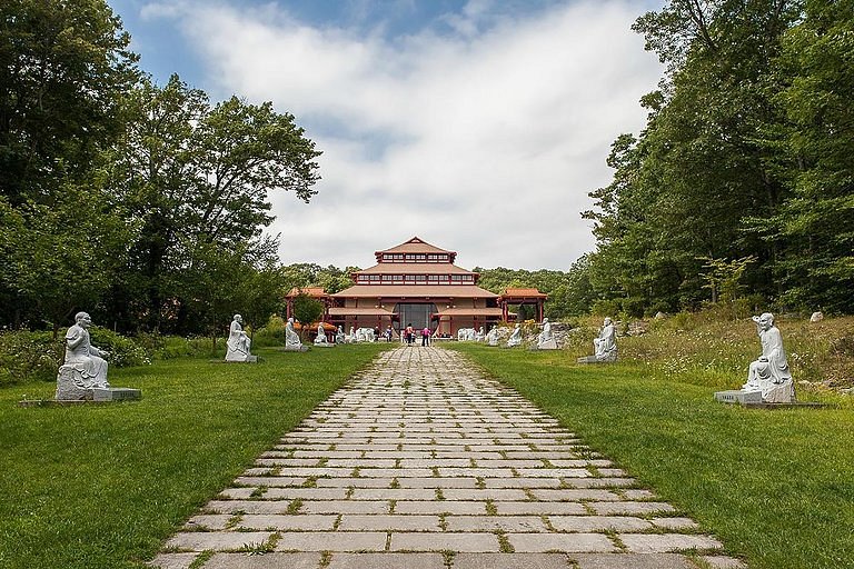 Chuang Yen Monastery image