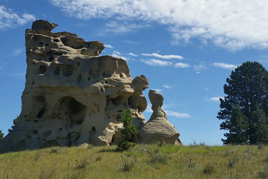 Medicine Rocks State Park image