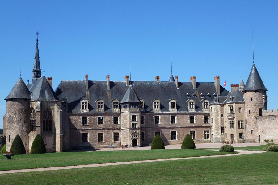 Chateau de Lapalisse image