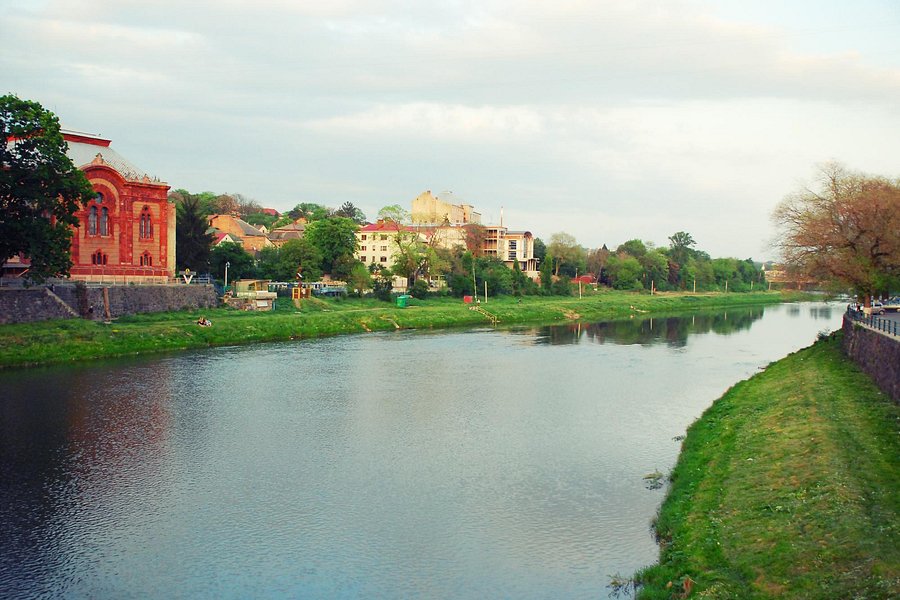 Uzh River image
