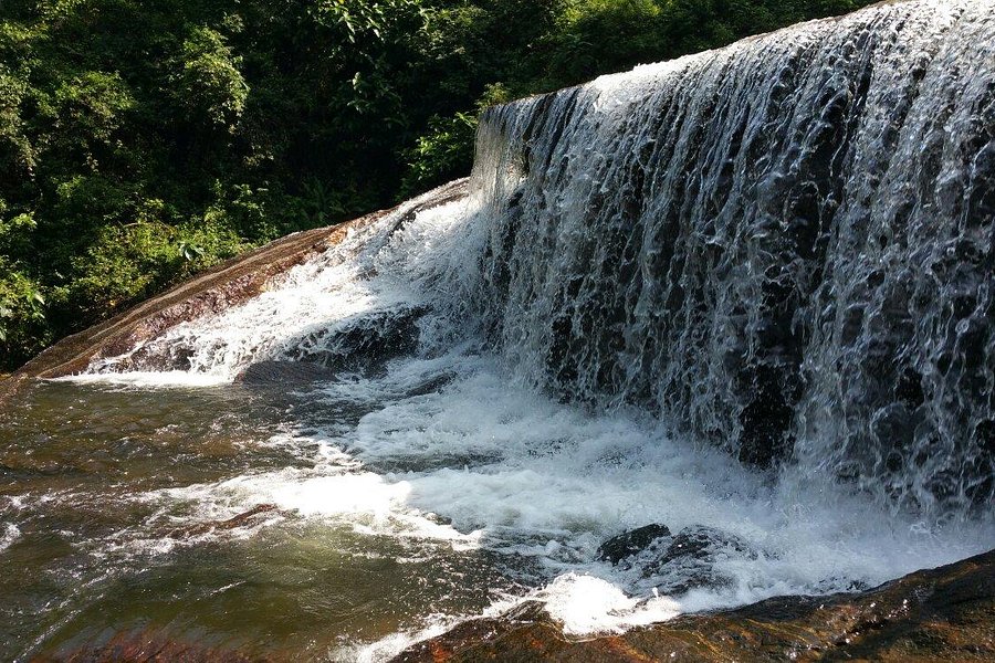 Kovai Kutralam Water Falls image