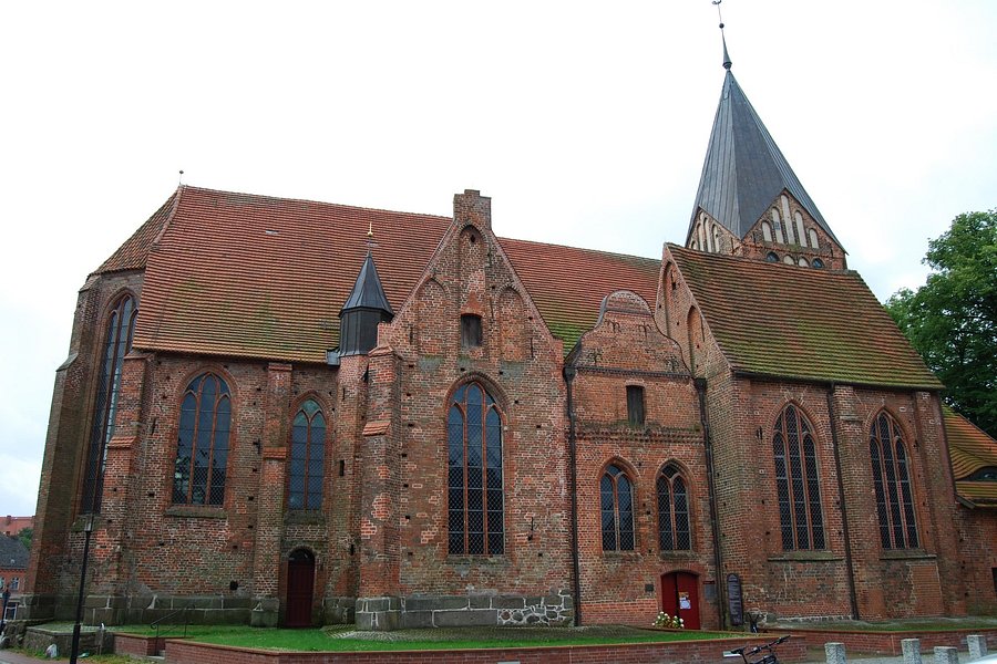 Pfarrkirche St. Jakob Und St. Dionysius image