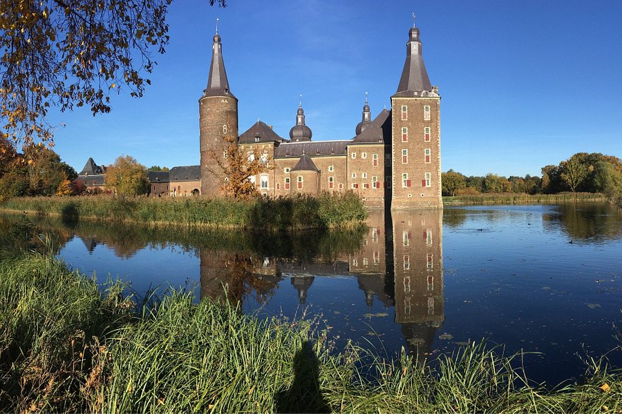 Hoensbroek Castle image