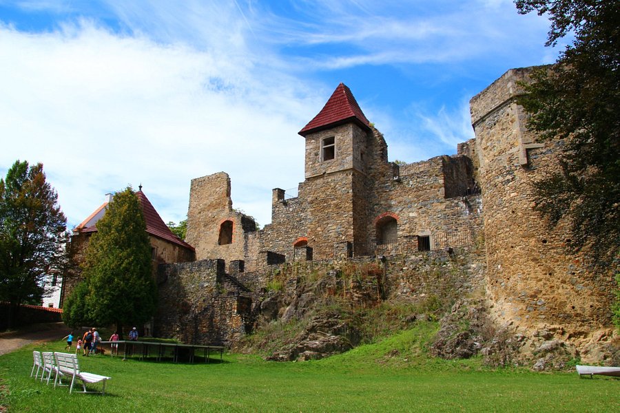 Castle Klenova image