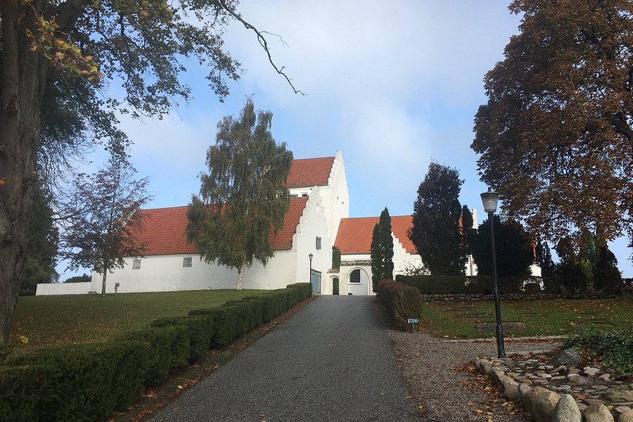 Tranebjerg Kirke image