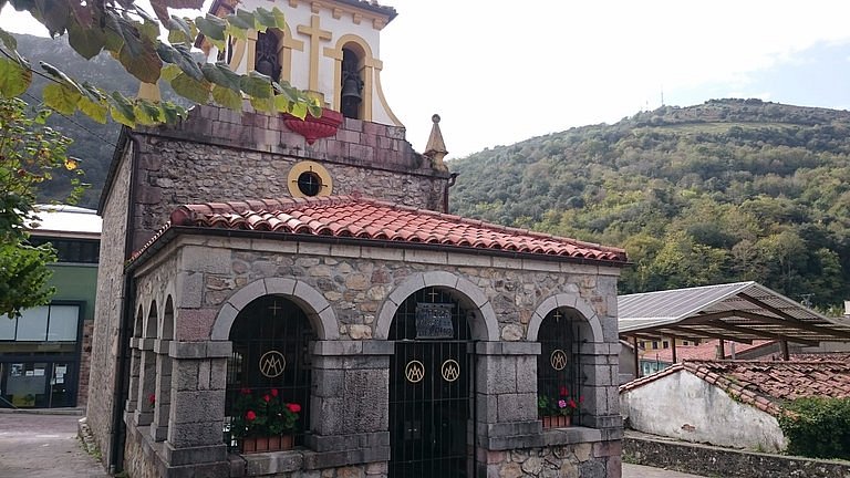 Ermita Virgen de la Salud image