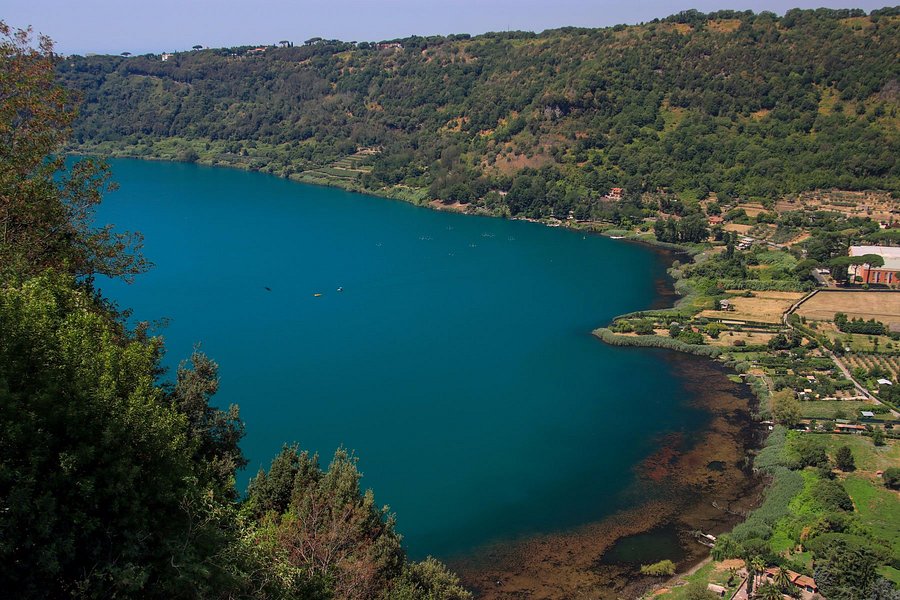 Lago di Nemi image