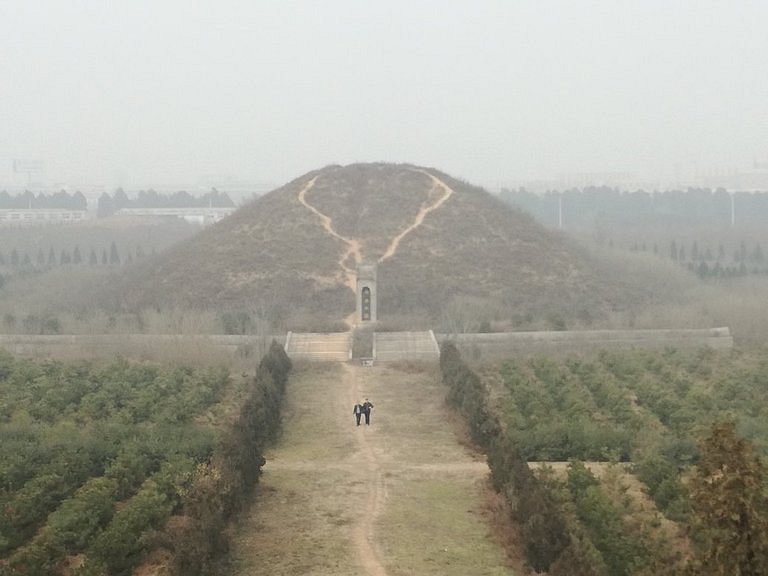 Zhongling Mausoleum image