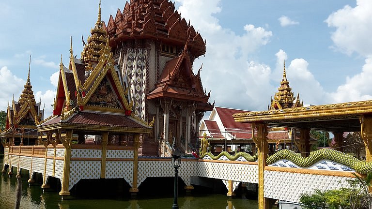 Wat Phet Phumsuwan Wararam image