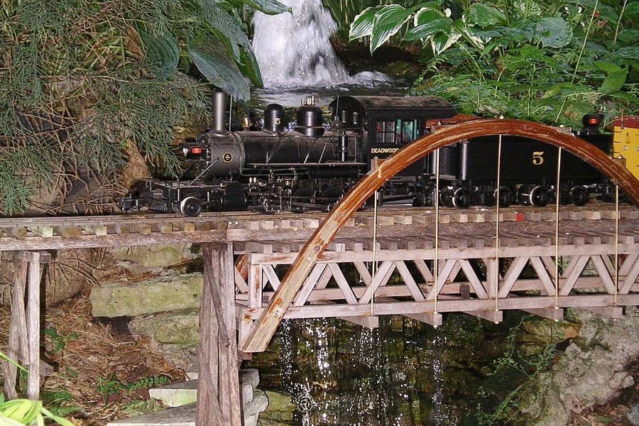 Lutz Railroad Garden image