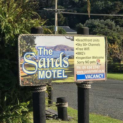 Hotel photo 1 of Sands Motel.