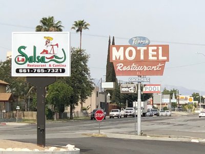 Hotel photo 3 of Topper's Motel.