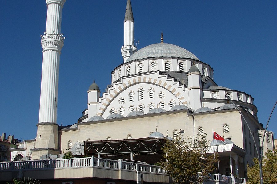 Izzet Pasa Camii image