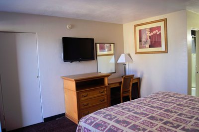 Hotel photo 10 of Western Inn & Suites.