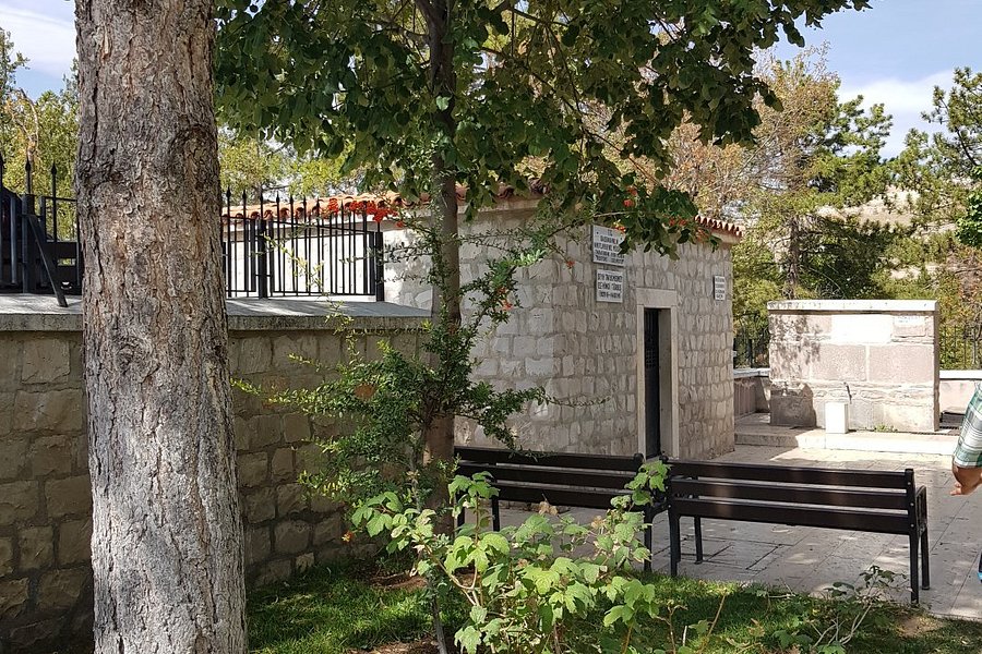 Seyh Tavusbaba Turbesi ve Camii image