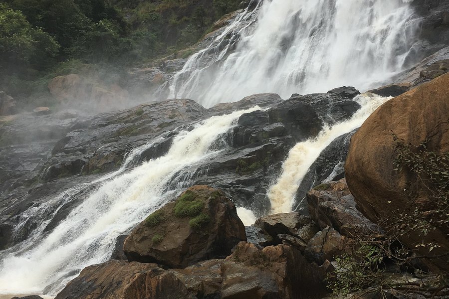 Farin Ruwa Falls image