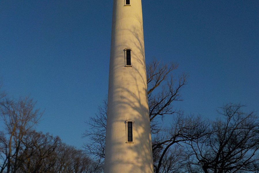 Verona Beach lighthouse image