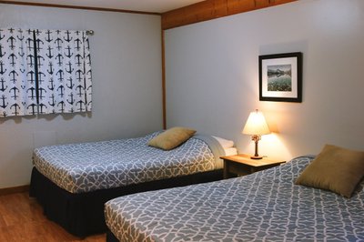 Hotel photo 7 of Flathead Lake Resort.