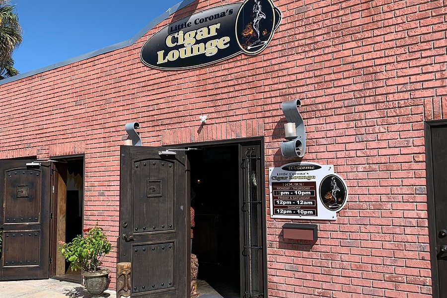 Little Coronas Cigar Lounge image