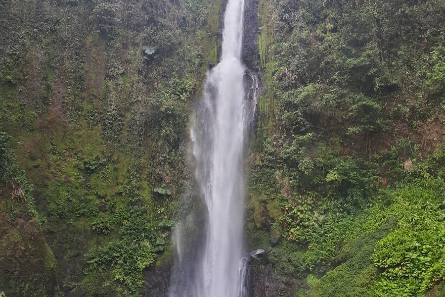 Waterfall La Muralla image