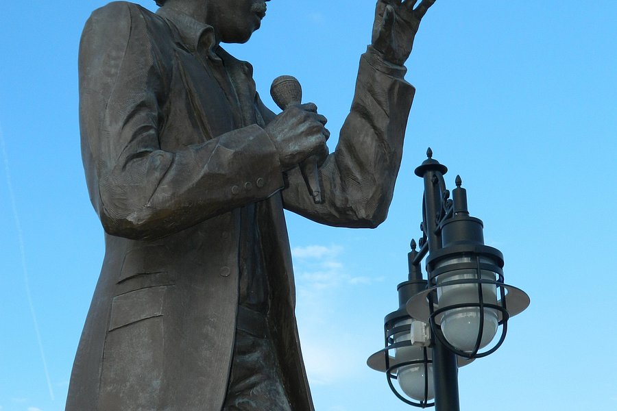 Richard Pryor Statue by Preston Jackson image