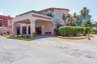 Hotel photo 13 of Selina Cancun Laguna, Hotel Zone.