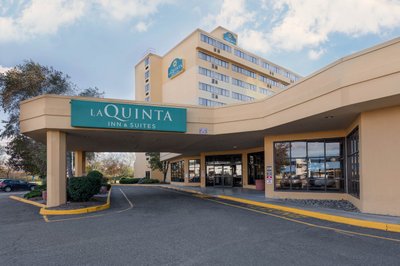 Hotel photo 21 of La Quinta Inn & Suites by Wyndham Secaucus Meadowlands.