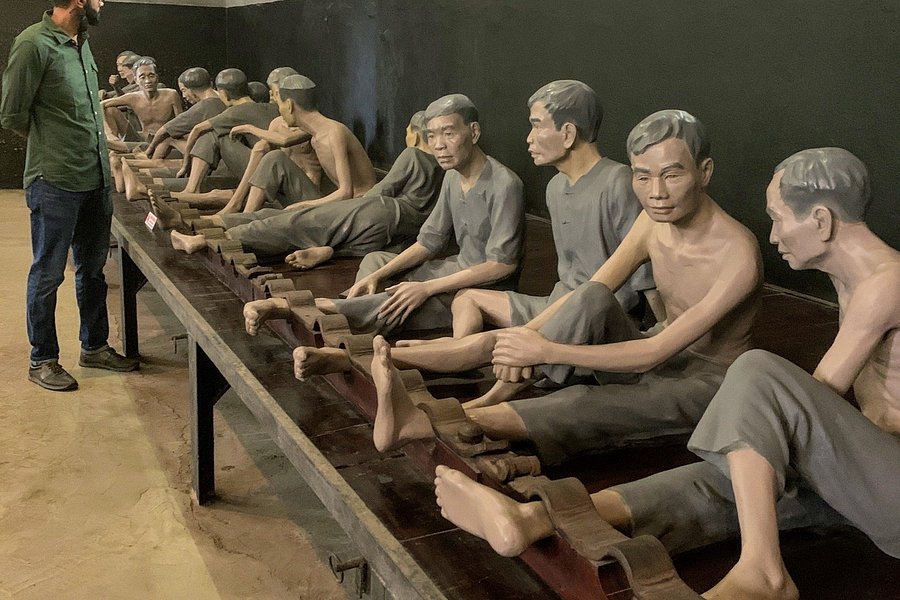 Hoa Lo Prison image