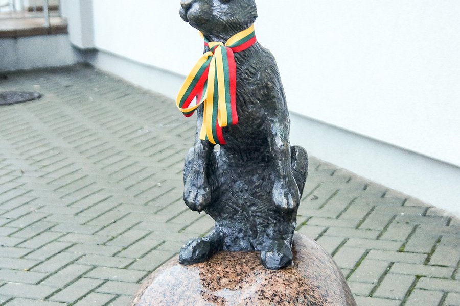 Hare Sculpture image