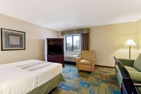 Hotel photo 27 of La Quinta Inn & Suites by Wyndham Boston Somerville.