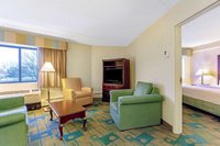 Hotel photo 41 of La Quinta Inn & Suites by Wyndham Boston Somerville.