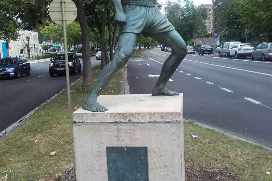 Jean-Claude Van Damme Statue image