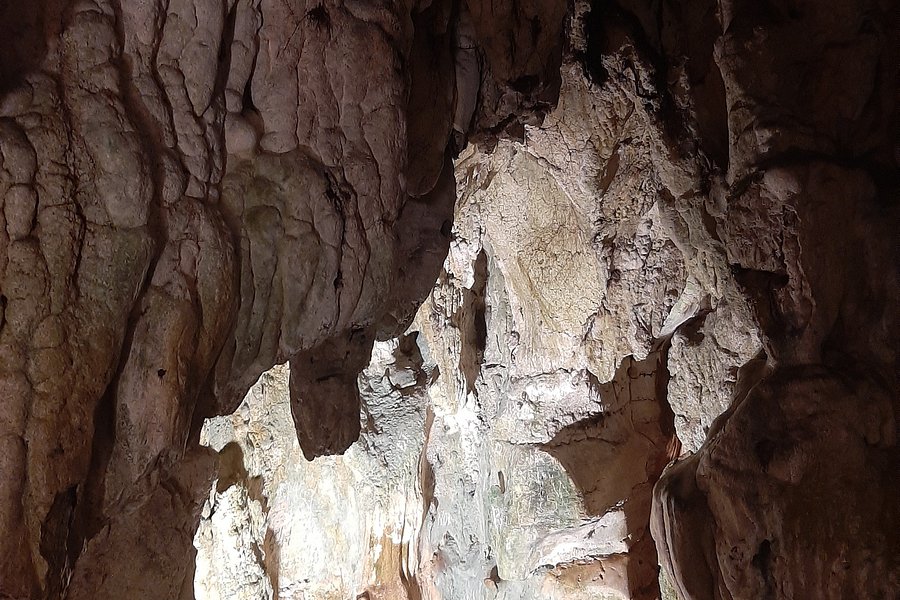 Al Dawayat Cave image