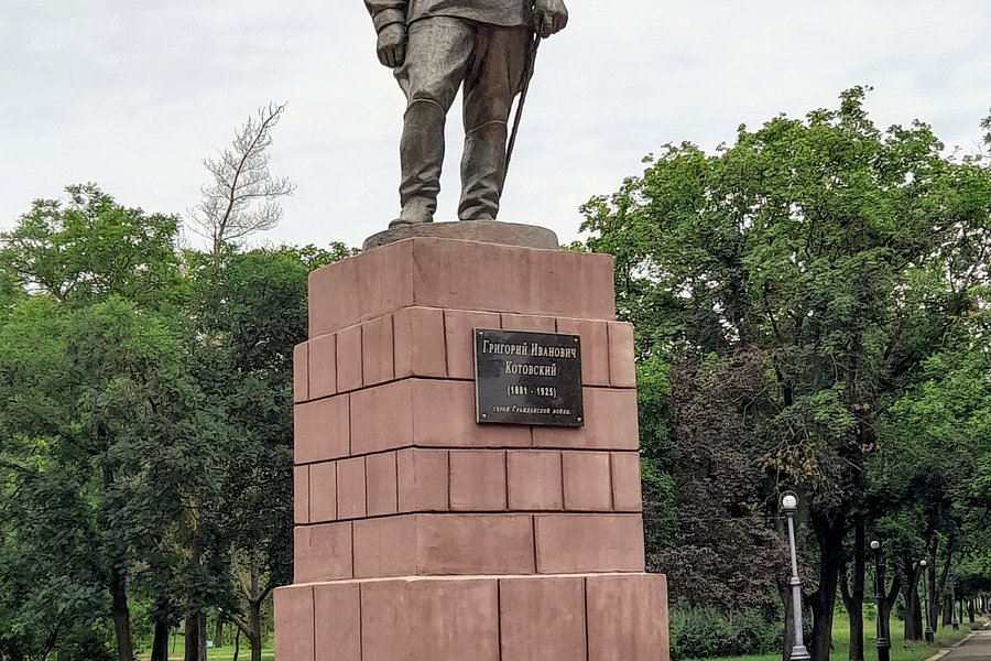 Monument To Kotovsky image