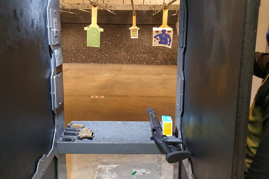 Federal Way Discount Guns Shooting Range image