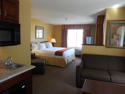 Hotel photo 9 of Holiday Inn Express & Suites Hazard, an IHG Hotel.
