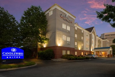 Hotel photo 9 of Candlewood Suites Virginia Beach Town Center, an IHG Hotel.