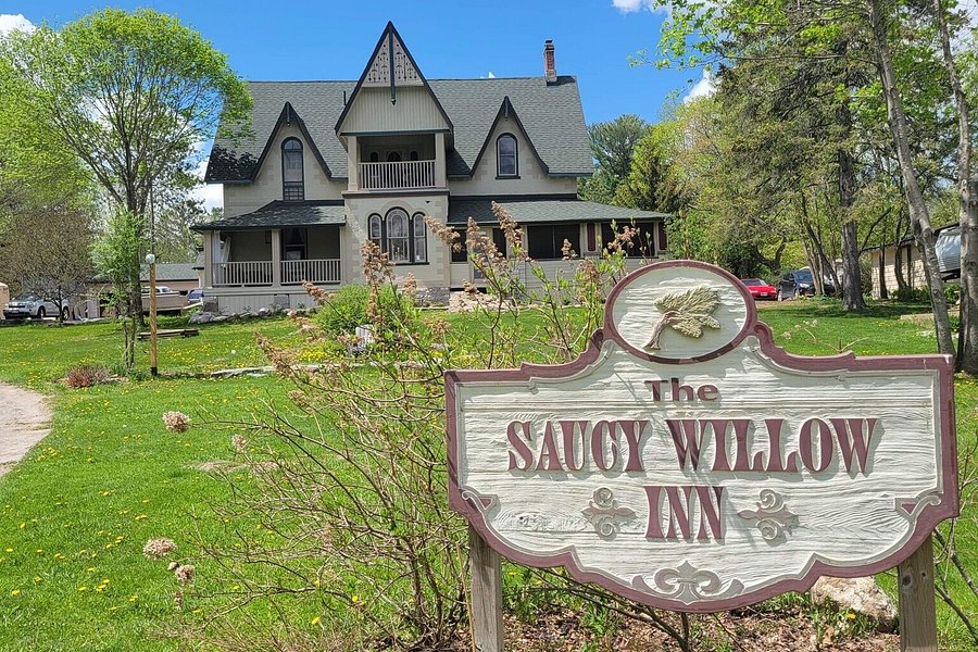 Saucy Willow Inn image