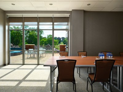 Hotel photo 9 of SpringHill Suites Pittsburgh Mt. Lebanon.