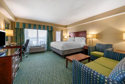 Hotel photo 7 of Holiday Inn Resort Orlando Lake Buena Vista, an IHG Hotel.