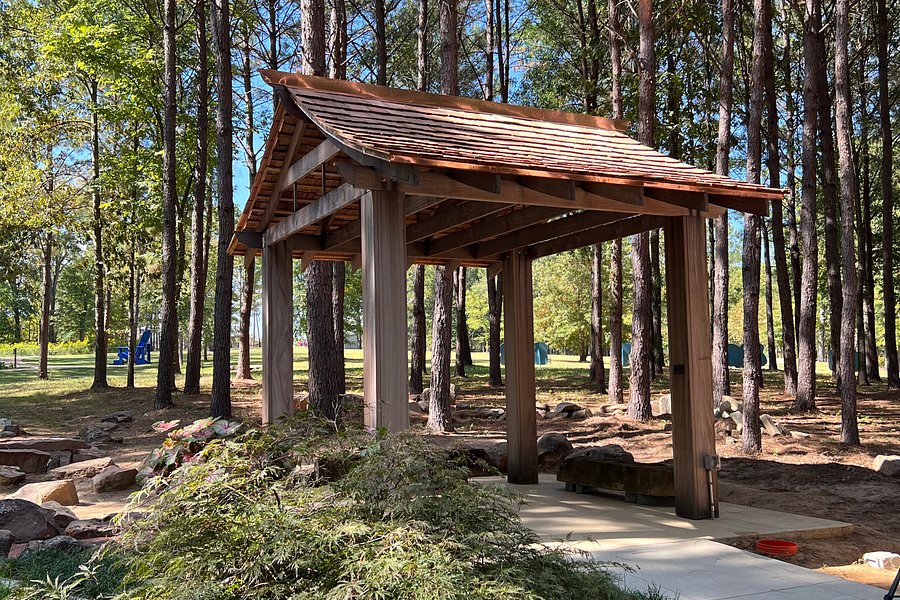 Longview Arboretum and Nature Center image